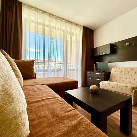 Menada Diamant Apartments Pantai Sunny Ruang foto