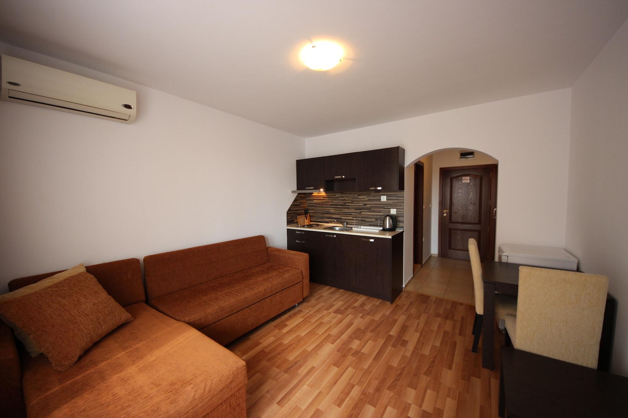 Menada Diamant Apartments Pantai Sunny Bagian luar foto