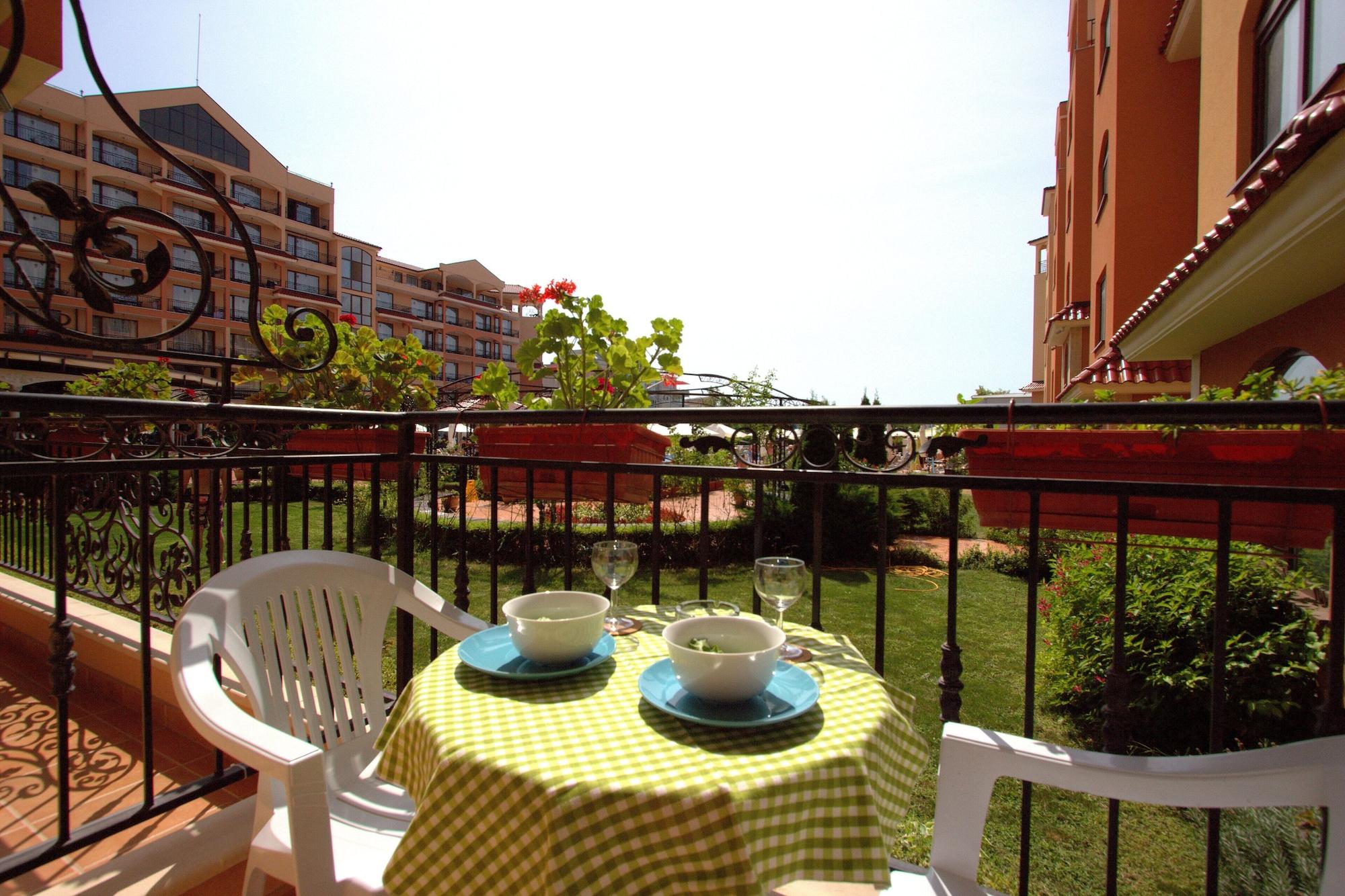 Menada Diamant Apartments Pantai Sunny Bagian luar foto