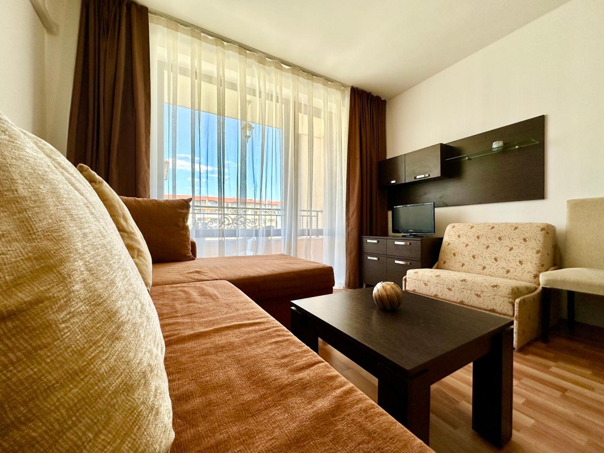 Menada Diamant Apartments Pantai Sunny Ruang foto