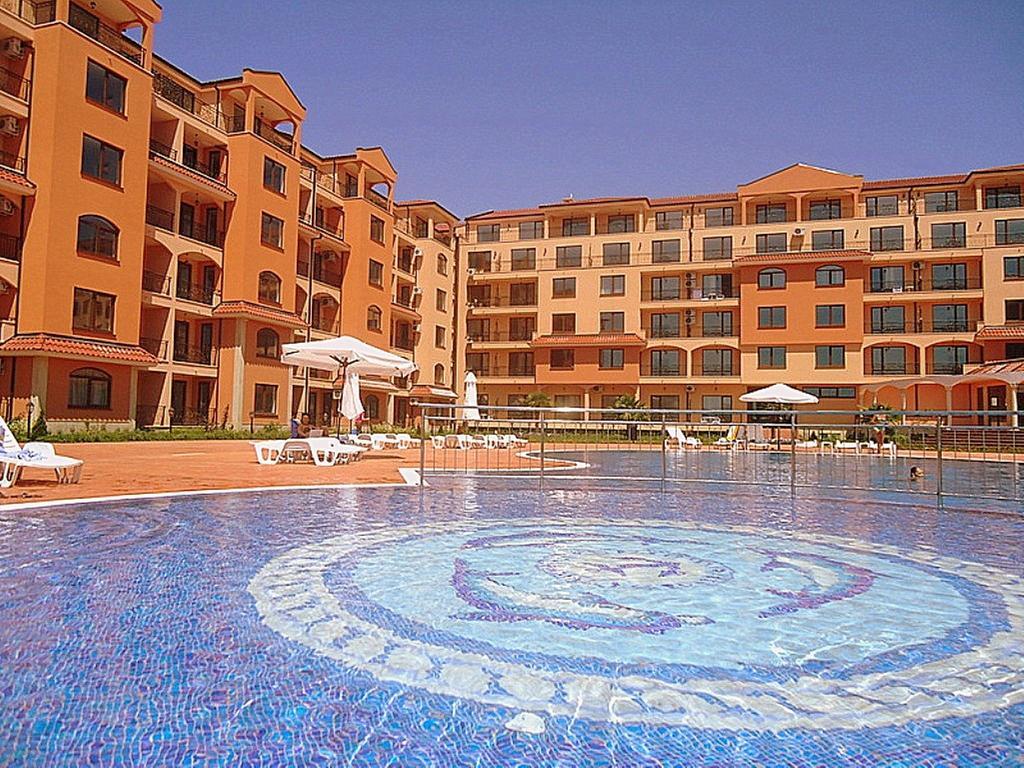 Menada Diamant Apartments Pantai Sunny Bagian luar foto