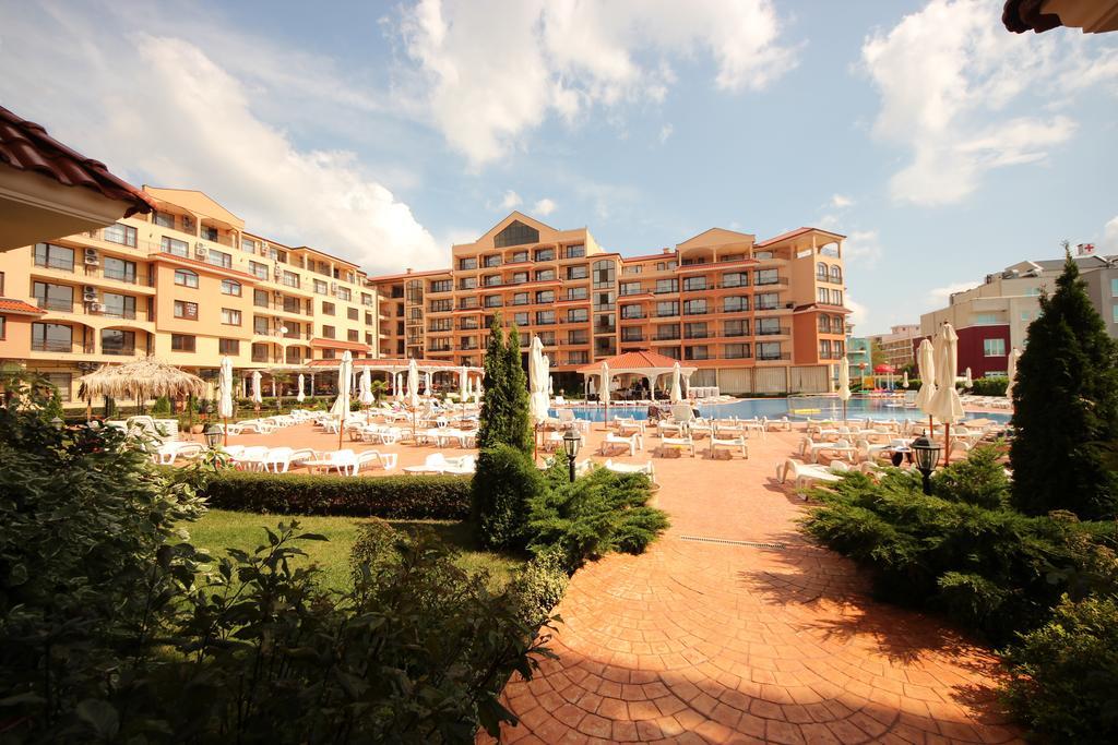 Menada Diamant Apartments Pantai Sunny Bagian luar foto