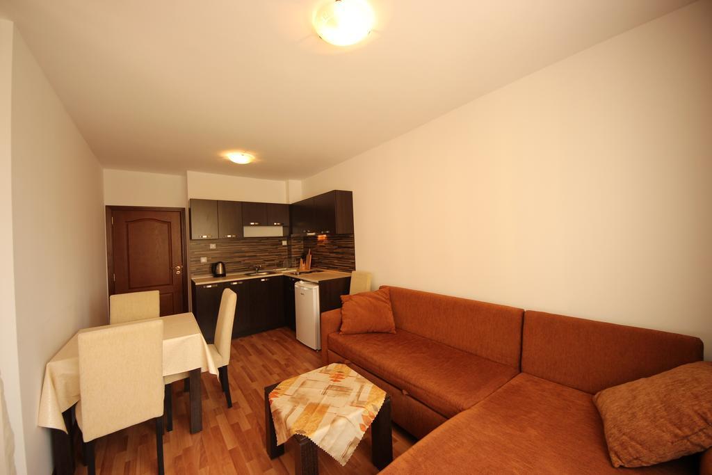 Menada Diamant Apartments Pantai Sunny Ruang foto