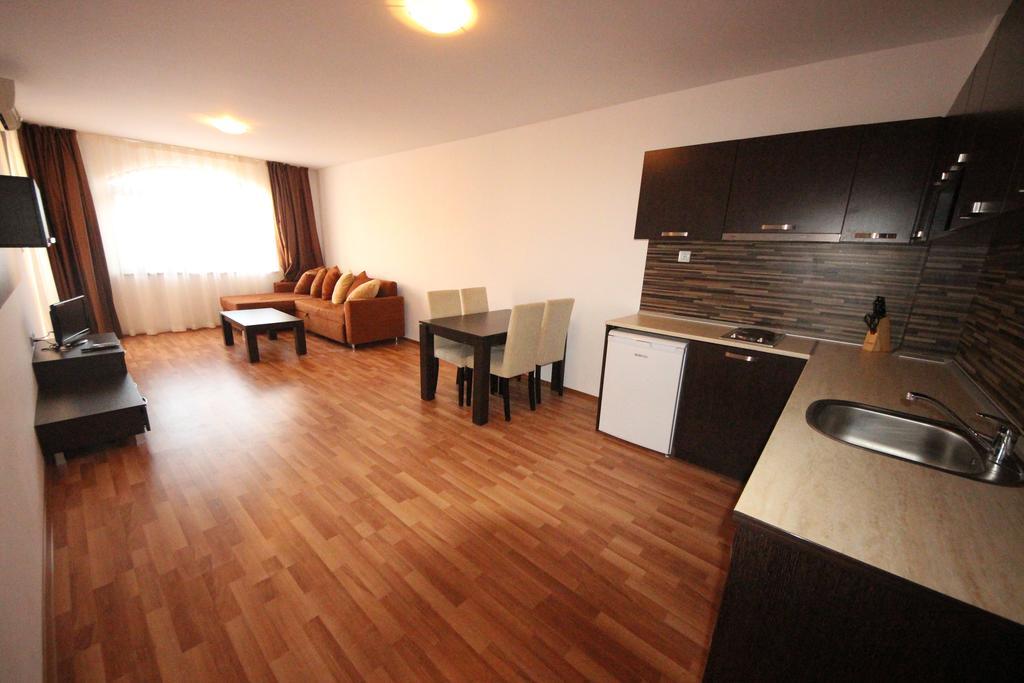 Menada Diamant Apartments Pantai Sunny Bagian luar foto
