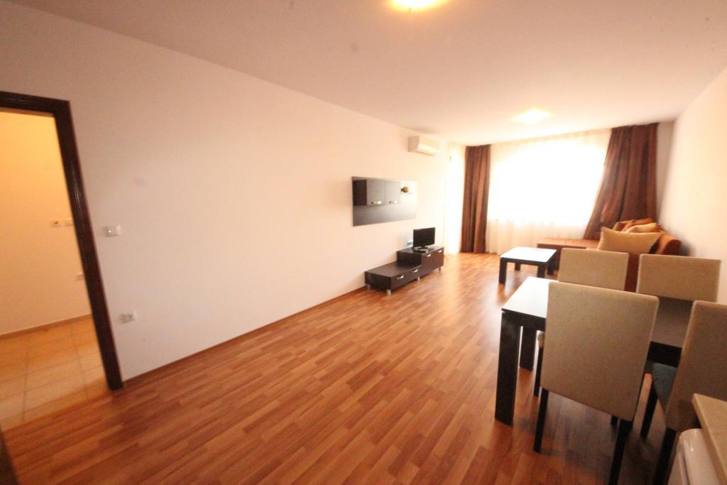 Menada Diamant Apartments Pantai Sunny Bagian luar foto