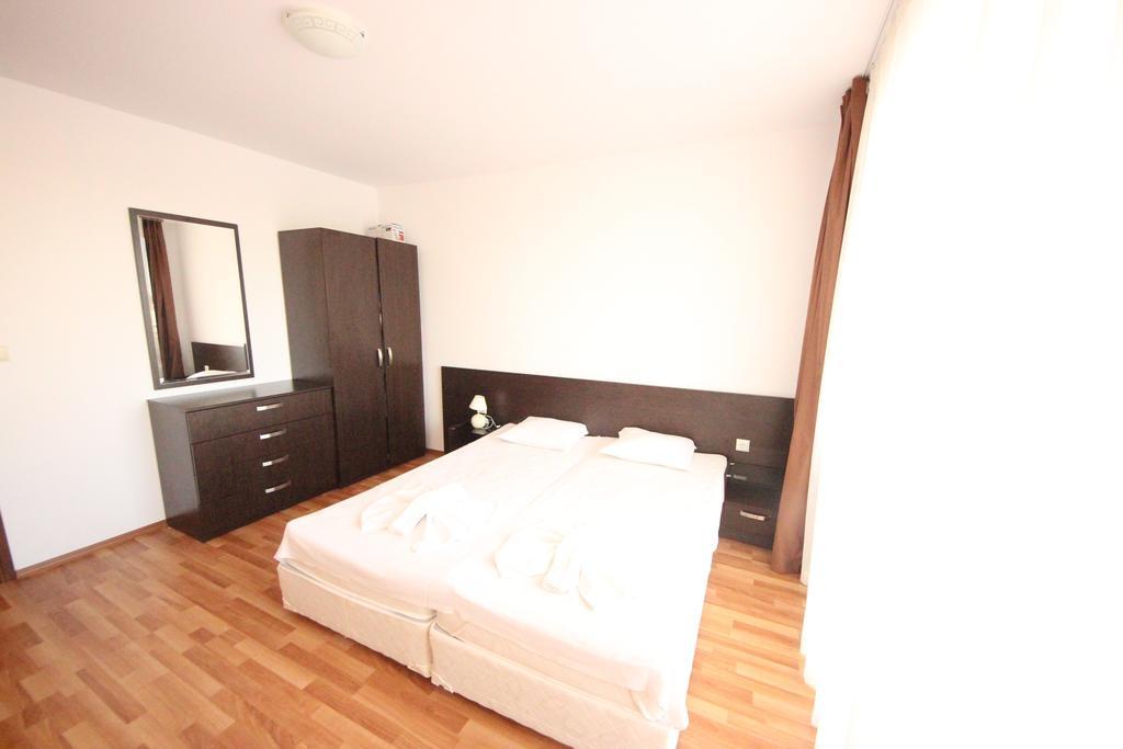 Menada Diamant Apartments Pantai Sunny Bagian luar foto
