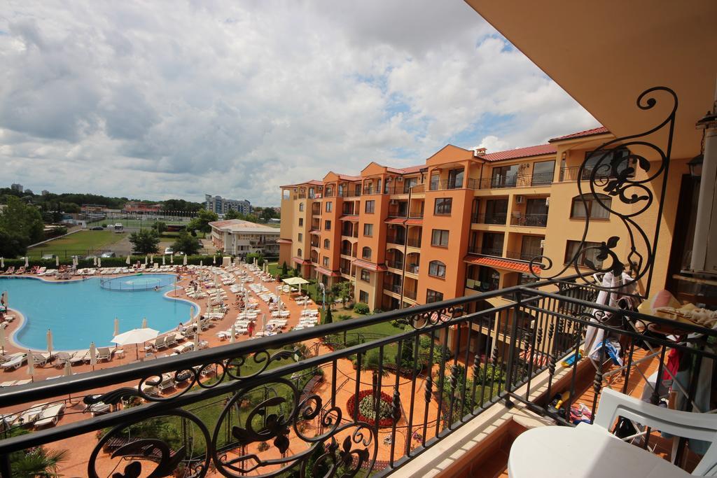Menada Diamant Apartments Pantai Sunny Bagian luar foto