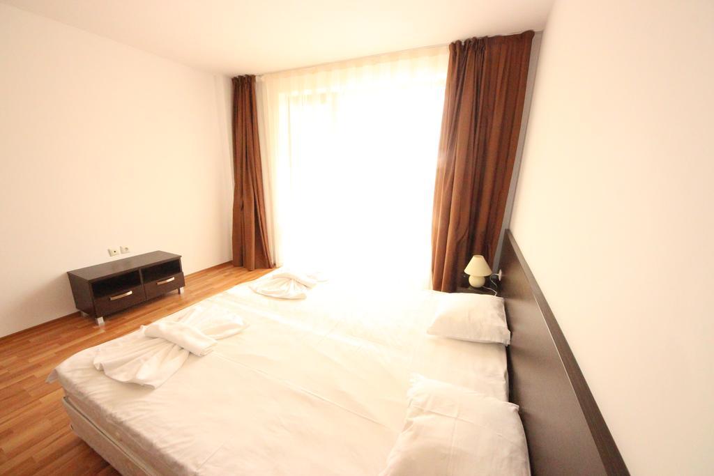 Menada Diamant Apartments Pantai Sunny Bagian luar foto