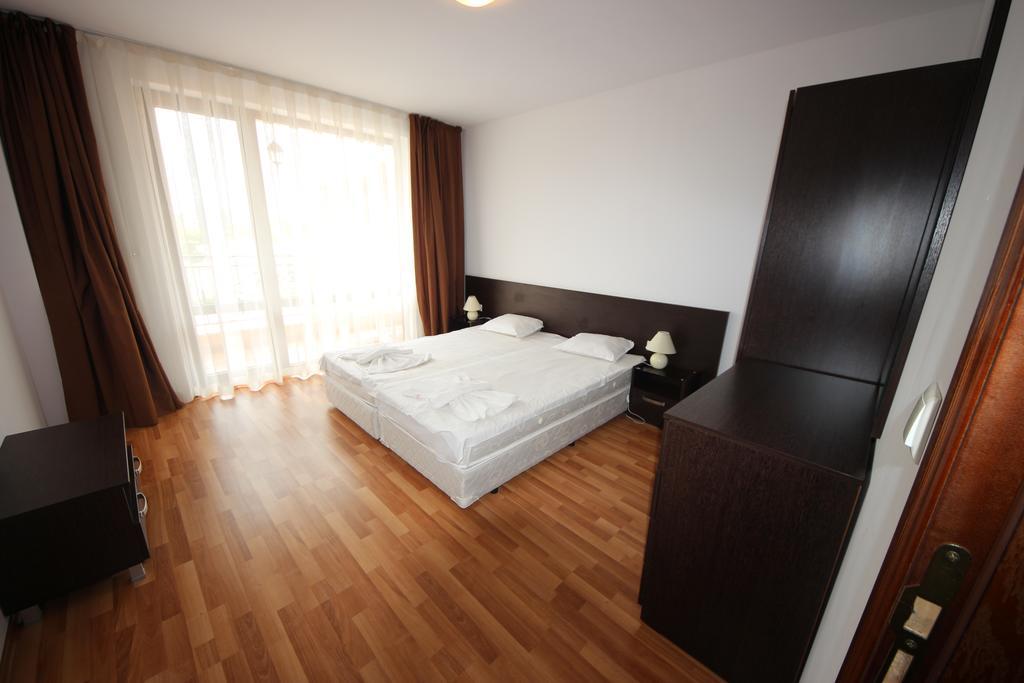 Menada Diamant Apartments Pantai Sunny Bagian luar foto