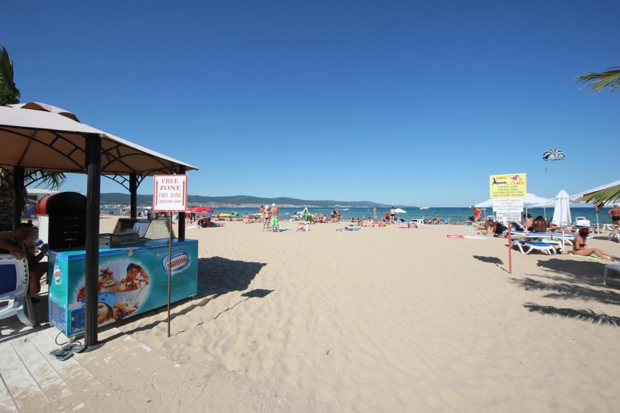 Menada Diamant Apartments Pantai Sunny Bagian luar foto